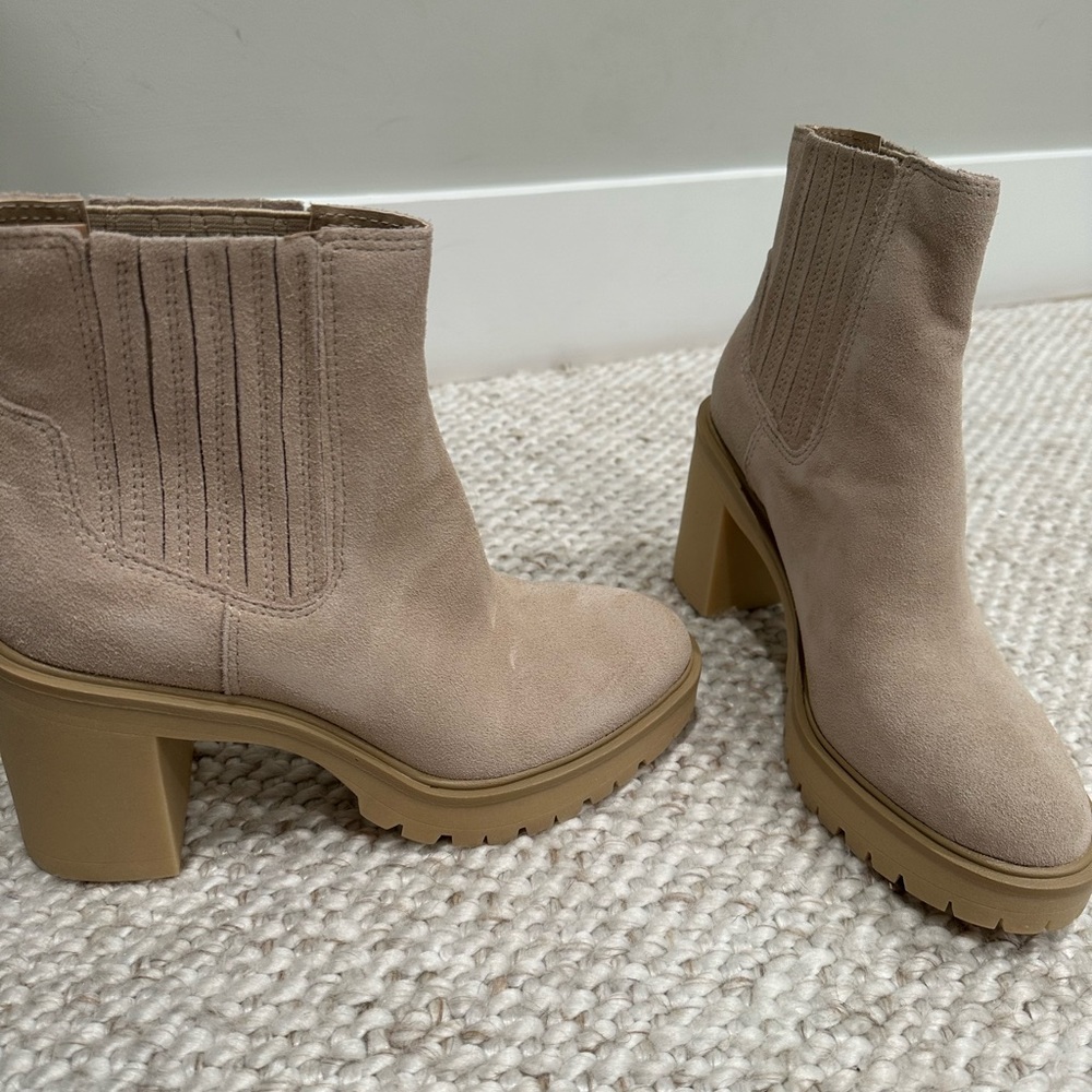Dolce Vita New in Box Caster H2O Booties in Dune
